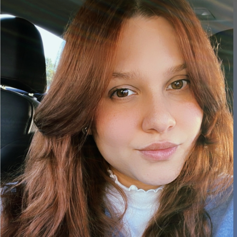 Meet your Posher, Daniela